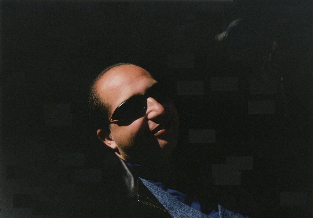 UOMOPINO_GLASS 1992